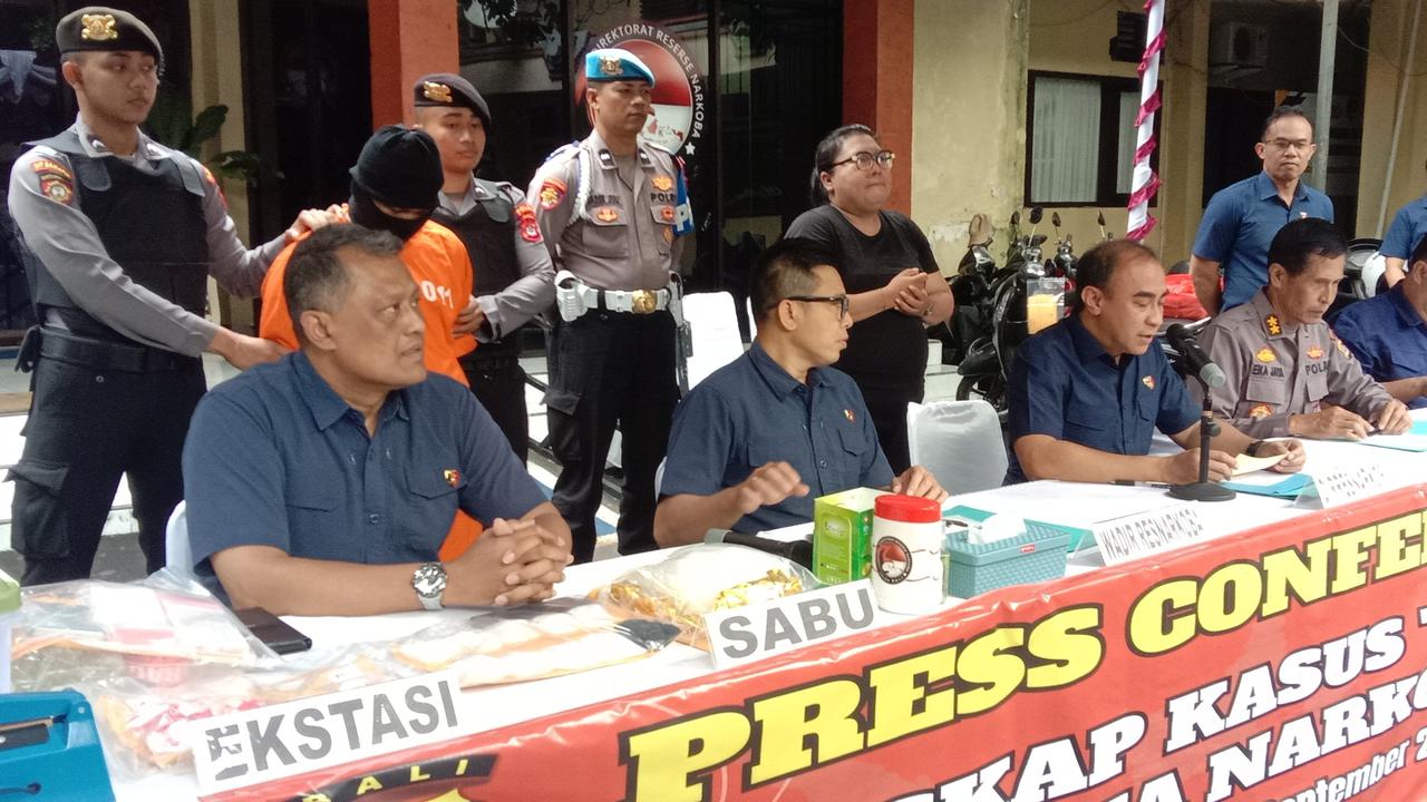 Diupah Rp20 Juta, Pemuda 25 Tahun di Bali Edarkan 1,4 Kg Sabu dan 390 Butir Ekstasi