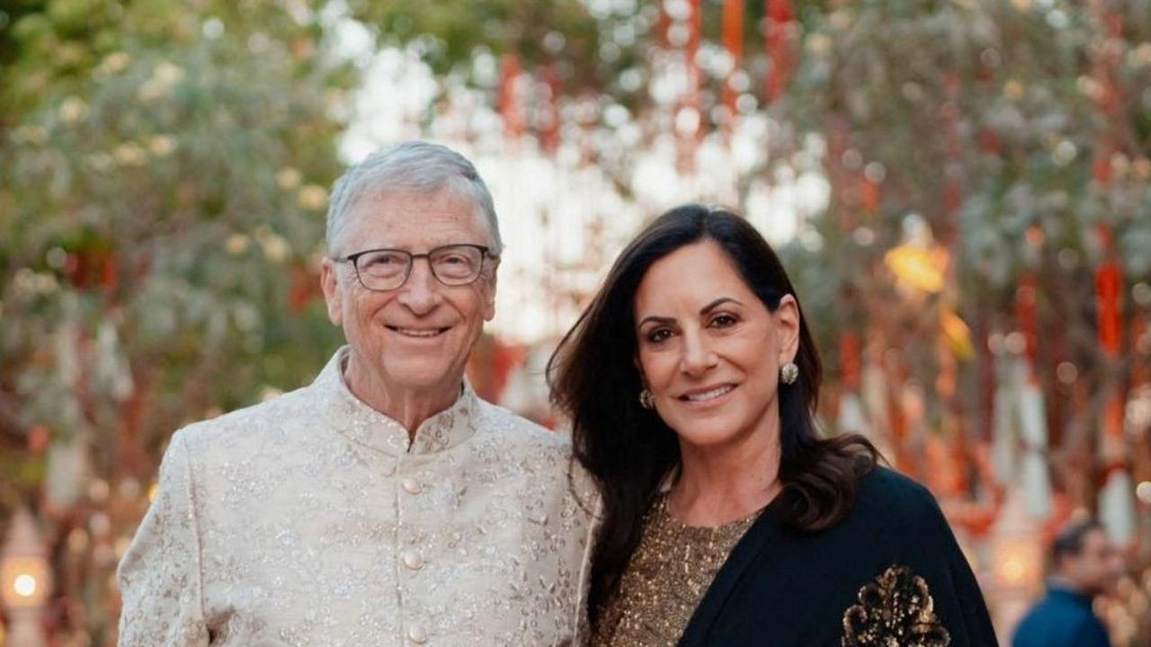 Bill Gates dan Paula Hurd saat menghadiri perayaan pranikah Anant Ambani, putra Mukesh Ambani, Ketua Reliance Industries, dan Radhika Merchant, putri industrialis Viren Merchant di Jamnagar, Gujarat, India.