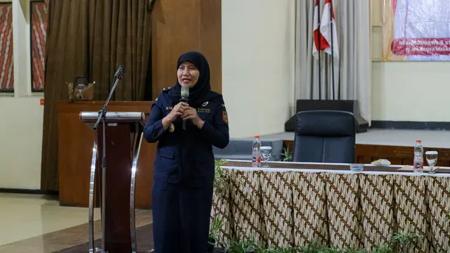 Bea Cukai menggelar sosialisasi tata laksana ekspor kepada pelaku usaha.