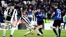 Kapten Inter Milan, Mauro Icardi, melepaskan tendangan ke gawang Juventus pada laga Serie A di Stadion Allianz, Turin, Minggu (10/12/2017). Juventus bermain imbang 0-0 dengan Inter Milan. (AFP/Miguel Medina)