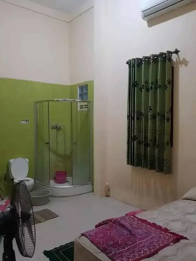 8 Potret Kamar Kos Nyeleneh, Ukurannya Ada yang Sempit Banget