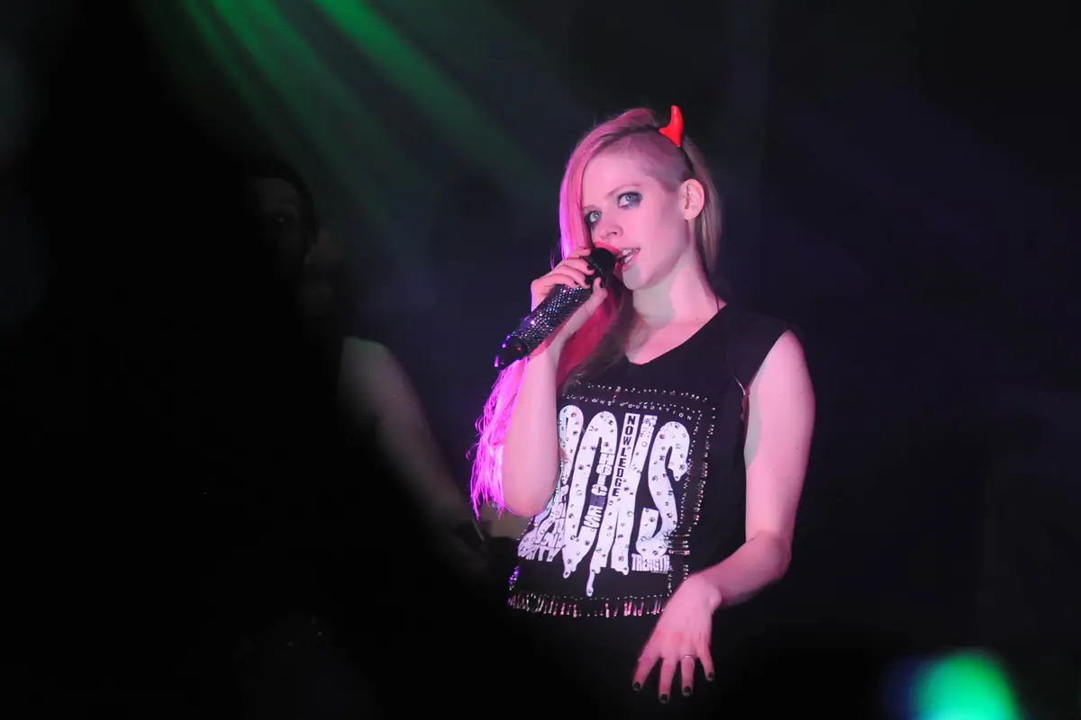 Avril Lavigne_20140312