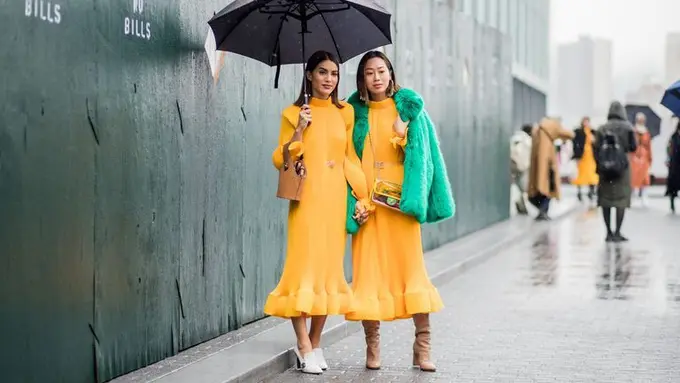 [Bintang] Tinggalkan Milennial Pink, Saatnya Pilih Padu-padan Outfit Dominasi Warna Kuning yang Cerah