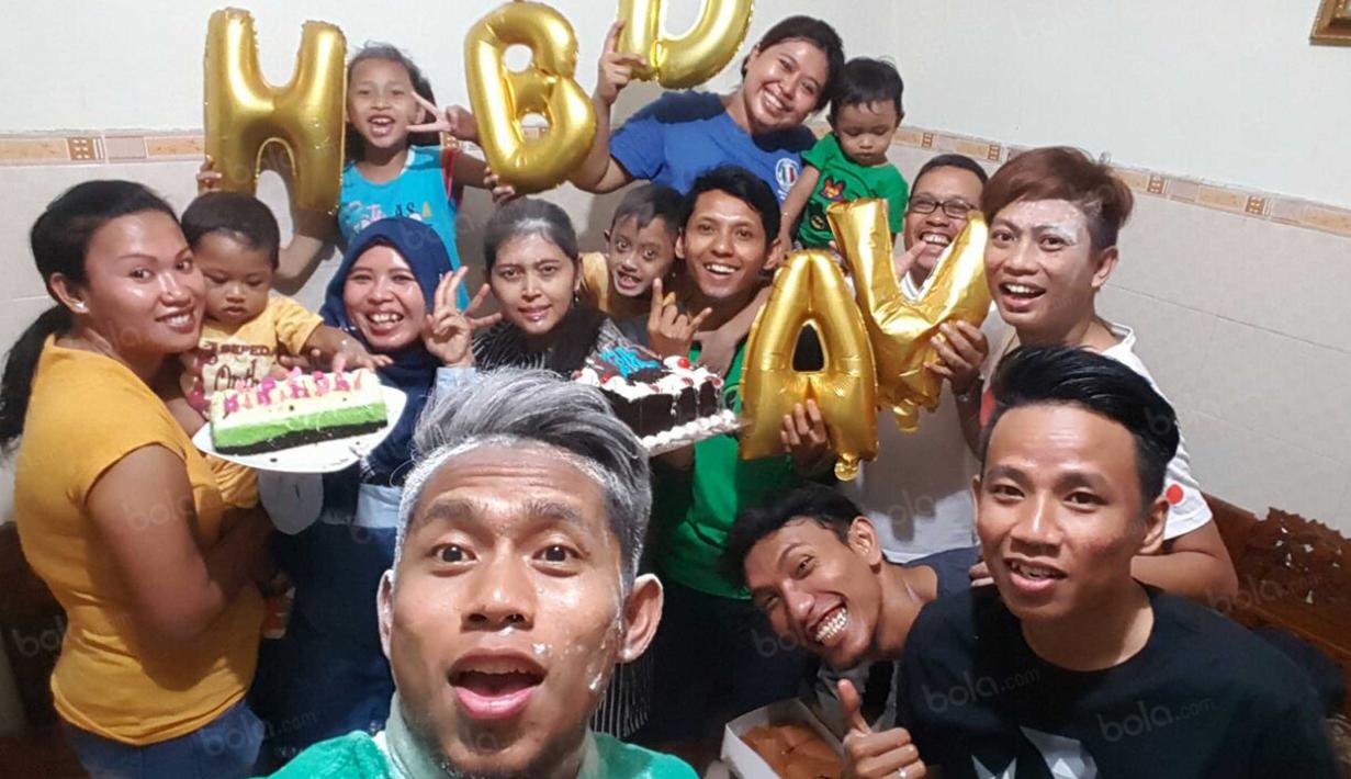 Andik Vermansah mendapatkan kado istimewa pada hari ulang tahunnya dengan membawa Timnas Indonesia lolos dari penyisihan grup Piala AFF 2016. Pada babak semifinal nanti Indonesia akan berhadapan dengan Vietnam (Dokumen Pribadi)