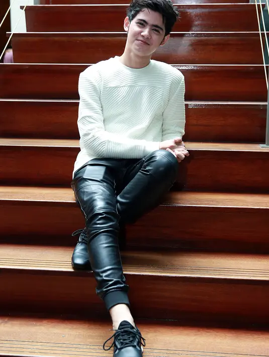 Artis yang tengah naik daun lewat sinetron 'Ganteng-ganteng Serigala' Aliando dan Prilly duet membawakan lagu 'Air Mata Surga'. (Deki Prayoga/Bintang.com)