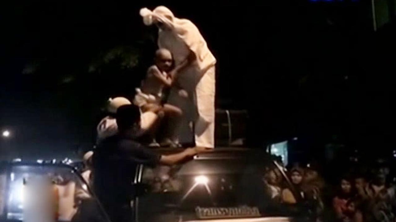 (Lip6 Pagi) Pawai-Pocong