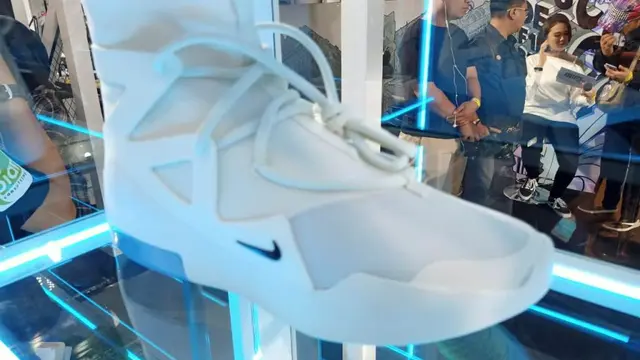 Sneakers