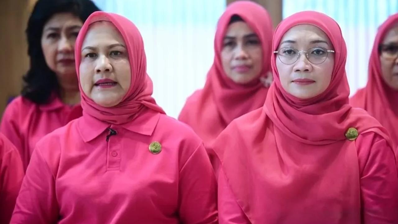 Oleh karena itu, Iriana mengajak seluruh pihak bersama-sama menghentikan konflik dan menciptakan kehidupan damai demi masa depan lebih baik.<br>