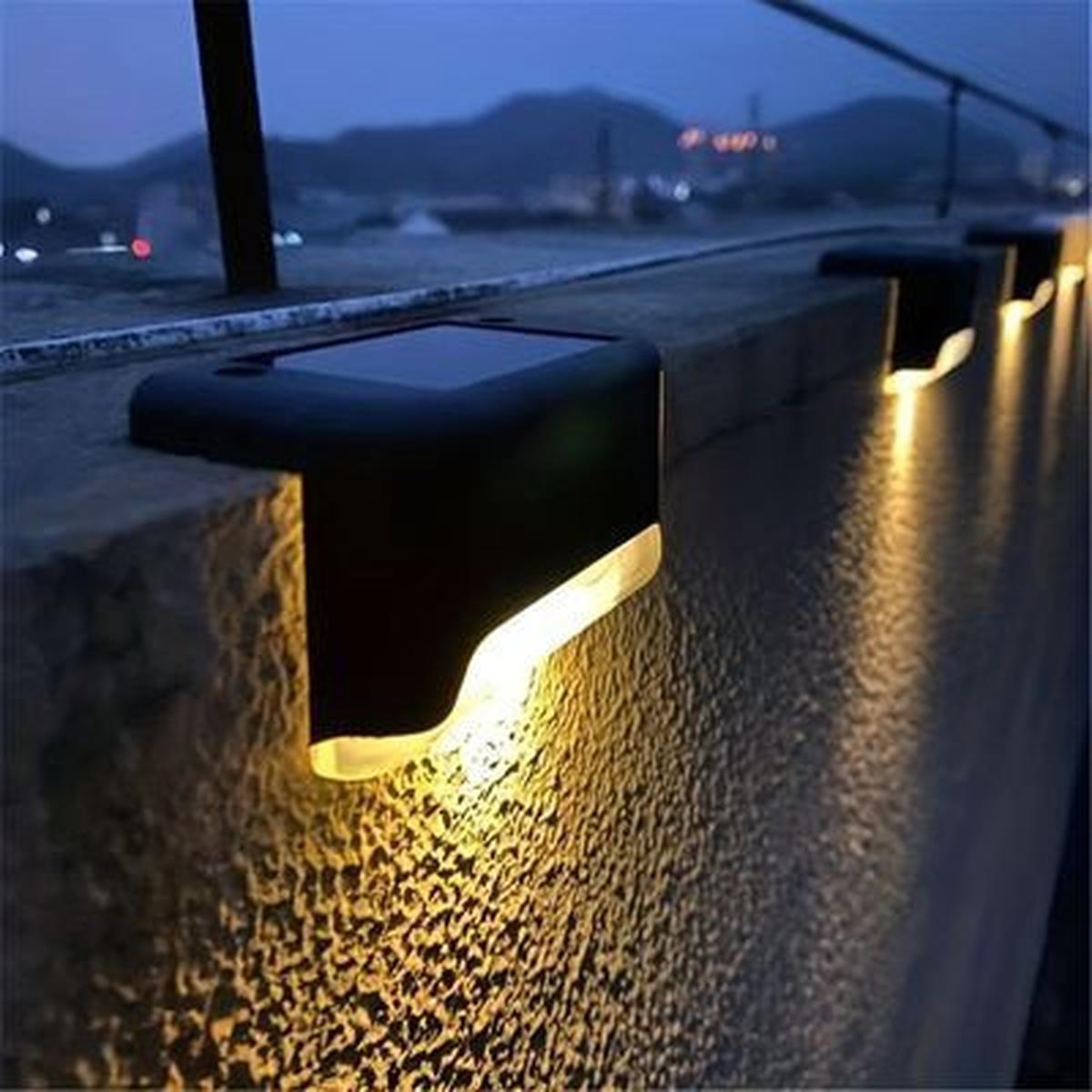 Lampu pagar panel surya