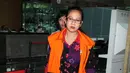 Damayanti Wisnu Putranti (DWP) usai menjalani pemeriksaan KPK, Jakarta, Senin (21/3). Kedatangan DWP untuk keperluan proses administrasi dengan penyidik KPK. (Liputan6.com/Helmi Afandi)