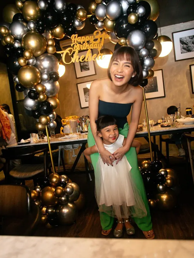 Perayaan ulang tahun Chelsea Olivia ke-31. (Foto: Instagram/chelseaoliviaa)