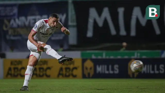 Foto: Tendangan Kencang Jaimerson Dibalas Brace David Da Silva, Persib Bandung Menang 3-1