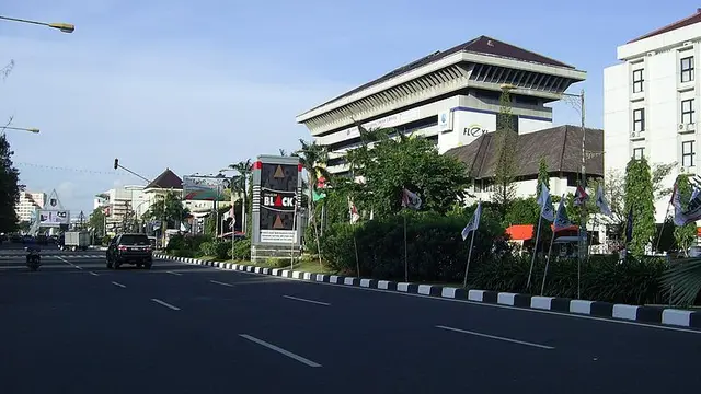 Jalan Pahlawan