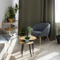 Furnitur yang memiliki kaki bisa memberi kesan ruangan lebih luas. (Foto/Dok: freepik.com)