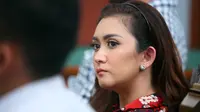 Nafa Urbach Dilamar Hotman Paris Hutapea dengan Lamborghini