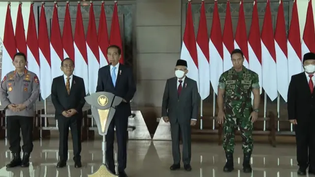 Presiden Joko Widodo (Jokowi) Bersama Wakil Presiden Ma'ruf Amin Serta Jajaran
