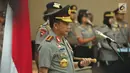 Kapolri Jenderal Tito Karnavian memimpin upacara serah terima Jabatan lima kapolda di Gedung Rupatama Mabes Polri, Jakarta, Selasa (5/9). Selain lima Kapolda, Tito juga menaikkan pangkat 11 orang pejabat tinggi Polri lainnya. (Liputan6.com/Helmi Afandi)