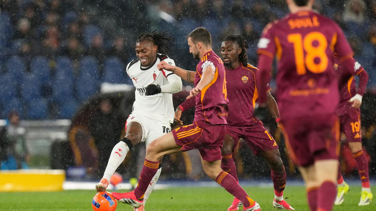 Roma vs Milan: Rossoneri Tertahan di Olimpico