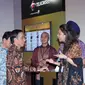 Presiden Joko Widodo usai meresmikan internet cepat 4G-LTE secara nasional di Jakarta, Jumat (11/10). Dengan tema Revolusi Digital Layanan 4G-LTE dapat dinikmati secara nasional di semua provaider yang berada di Indonesia. (Liputan6.com/Angga Yuniar)