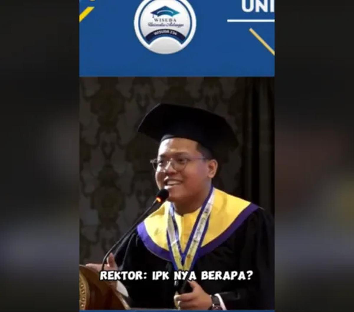 Pantun wisudawan ini sontak menjadi sorotan sang Rektor. Rektor UNAIR ini pun langsung menanyakan Indeks Prestasi Kumulatif (IPK) wisudawan tersebut. "IPK nya berapa?," tanya Rektor UNAIR langsung.<br>