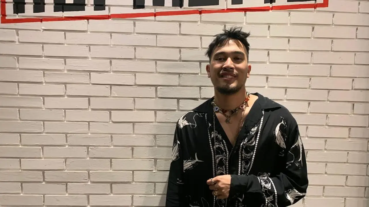 Adrian Khalif