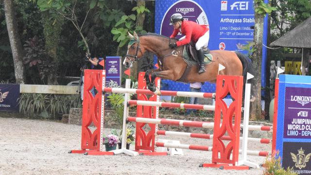 Steven Manayang Sempurna di Seri II Kejuaraan Dunia Berkuda Lompat Rintangan Liga Asia Tenggara