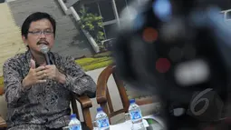 Ramson Siagian Anggota Komisi VII DPR dari Fraksi Partai Gerindra menjadi narasumber pada Diskusi "Revisi UU Migas" di Press room DPR, Kompleks Parlemen Senayan, Jakarta, Selasa (17/3/2015).(Liputan6.com/Andrian M Tunay)