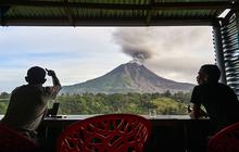 Status Siaga Usai Gunung Sinabung Erupsi, BNPB Imbau Warga Karo Mengungsi