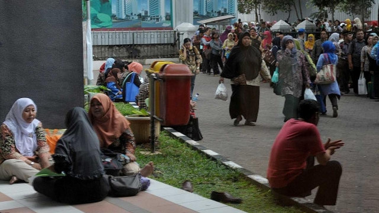 Seleksi CPNS, ratusan guru bantu DKI padati Gedung Nyi Ageng Serang