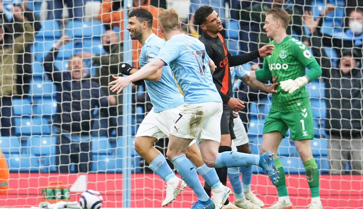 0-5 dari Manchester City. Everton bertandang ke markas Manchester City pada pekan terakhir Liga Inggris musim 2020/2021, 23 Mei 2021. Hasil akhir Everton kalah 0-5 lewat dua gol Sergio Aguero dan masing-masng satu gol dari Kevin De Bruyne, Gabriel Jesus dan Phil Foden. (AFP/Pool/Dave Thompson)