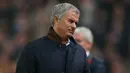 Jose Mourinho resmi diberhentikan sebagai manajer Chelsea pada Kamis (17/12/2015). The Blues terpaksa memecat pria Portugal itu akibat rentetan hasil buruk di musim 2015-2016. (Reuters/Alex Morton Livepic)