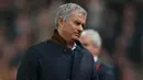 Jose Mourinho resmi diberhentikan sebagai manajer Chelsea pada Kamis (17/12/2015). The Blues terpaksa memecat pria Portugal itu akibat rentetan hasil buruk di musim 2015-2016. (Reuters/Alex Morton Livepic)