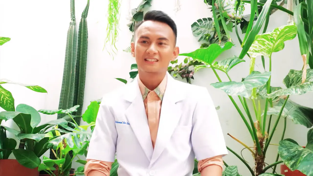 Kisah Dokter Gigi Disabilitas Mochamad Nur Ramadhani yang Raih Gelar Master di Jerman