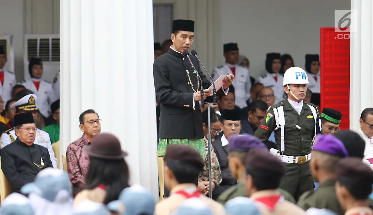 Presiden Jokowi berpidato saat upacara Hari Lahir Pancasila di Gedung Pancasila, Jakarta, Kamis (1/6). Dalam pidatonya presiden Jokowi mengajak seluruh elemen untuk tidak pernah berhenti mengamalkan nilai-nilai Pancasila. (Liputan6.com/Angga Yuniar)