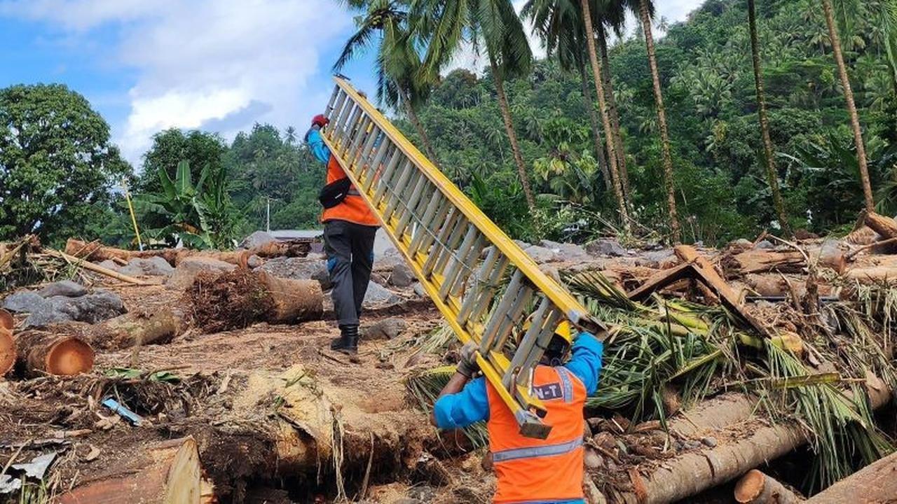 PLN Pulihkan Listrik Siau Pasca Banjir Bandang, 80 Persen Pelanggan Kembali Terang