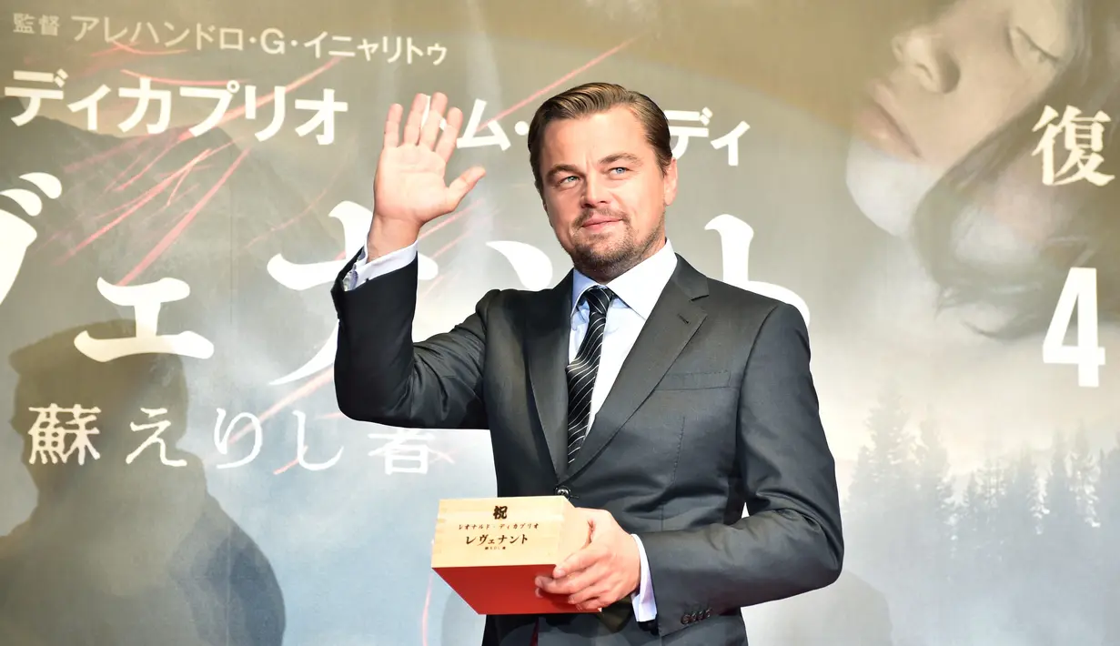 Leonardo DiCaprio seharusnya berada di Los Angeles dalam penggalangan dana bersama Hillary Clinton. Namun dirinya malah ada di New York City demi kepentingan lain. (AFP/Bintang.com)