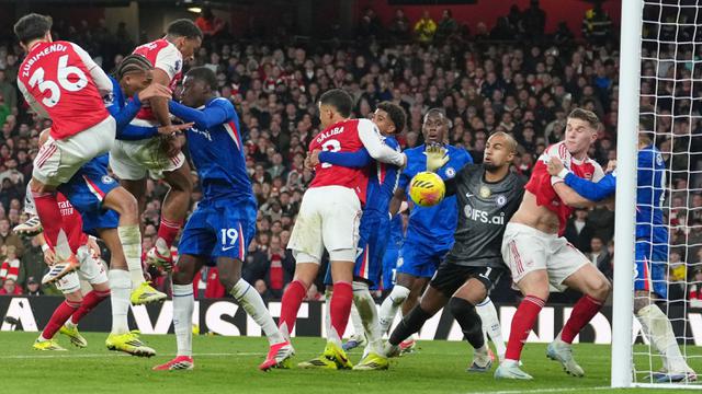 Foto: Arsenal Menangkan Derby London, Amankan Poin Krusial untuk Bertahan di Puncak Klasemen Liga Inggris