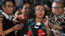 Nursyahbani Katjasungkana salah satu anggota Tim Hukum Penyelamat KPK menjelaskan Bambang Widjojanto dalam keadaan baik kepada wartawan di Bareskrim Mabes Polri,Jumat (23/1/2015). (Liputan6.com/Miftahul Hayat)