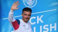 Jack Grealish telah resmi menjadi milik Manchester City pada 6 Agustus 2021 lalu dengan nilai transfer yang memecahkan rekor di Liga Inggris. Ia ditebus dari Aston Villa senilai 100 juta pounds. Berikut 7 daftar rekor transfer Liga Inggris sebelumnya. (Foto: AFP/Lindsey Parnaby)