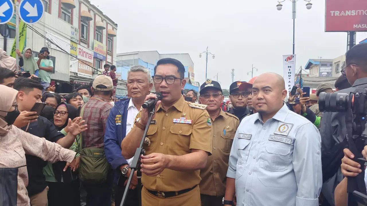 Gubernur Jawa Barat, Ridwan Kamil bersama Wali Kota Depok, Mohammad Idris meresmikan pembangunan underpass Jalan Dewi Sartika, Kota Depok.