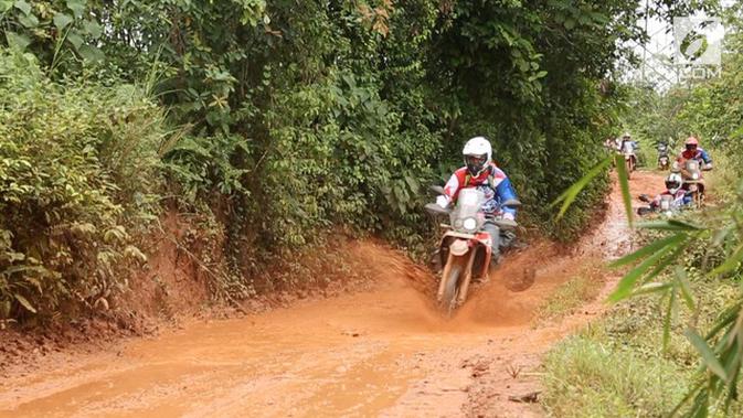 Ternyata Honda Punya Motor Bebek Bergaya Trail