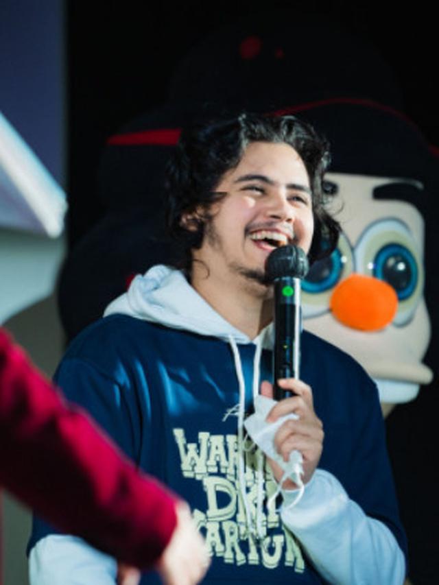 5 Potret Terbaru Aliando Syarief di Showcase Film, Sapa Prilly Latuconsina Bikin Baper Publik