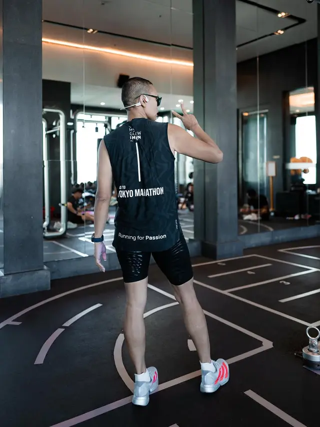 Wanda Hara Pamer Otot Perut, Konsisten Olahraga Lari dan Siap Ramaikan Tokyo Marathon (credit: instagram/wanda_haraa).