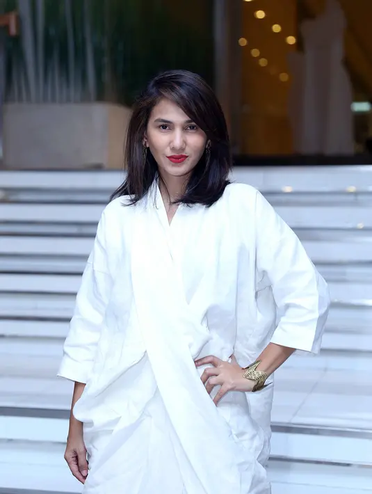 Bahkan demi terus mengkampanyekan kepada perempuan-perempuan ia rela terjun ke daerah agar perempuan 'melek' terhadap penindasan. (Nurwahyunan/Bintang.com)