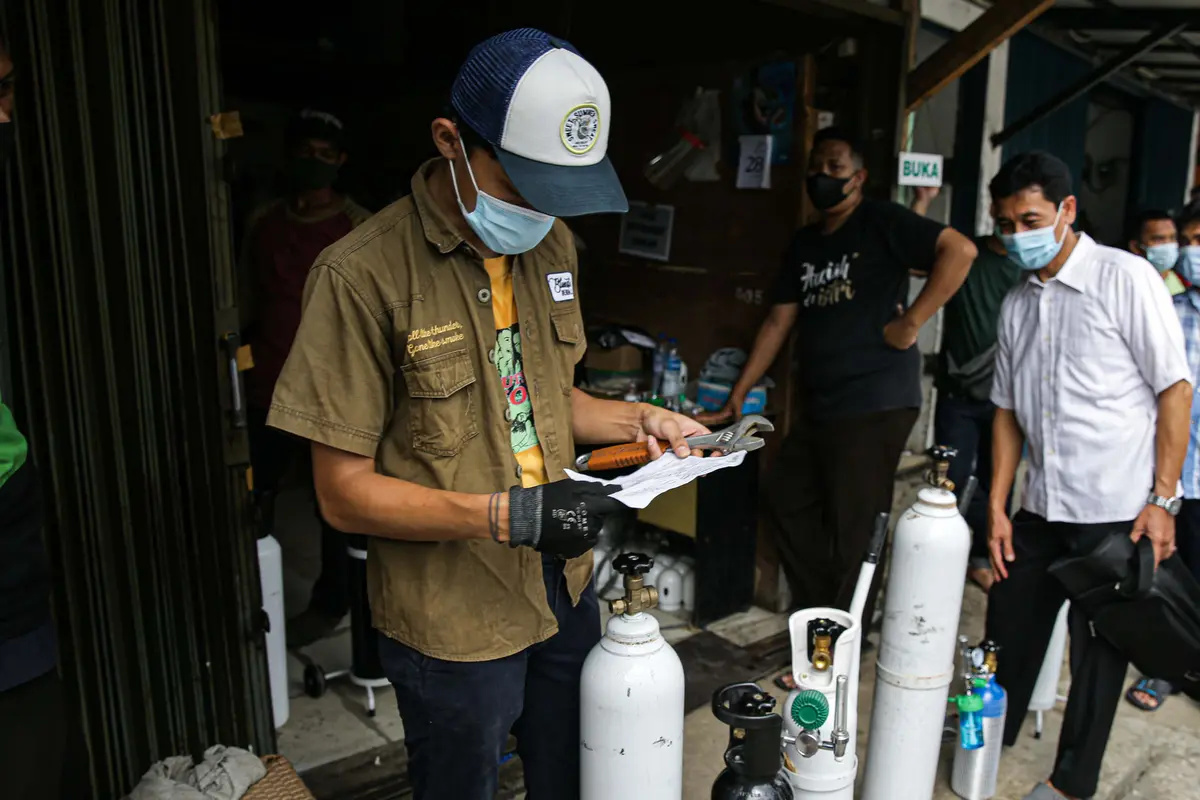 Imbas kasus COVID-19 Melonjak, Permintaan Pengisian Tabung Oksigen Meningkat