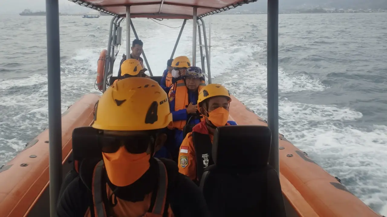 Ombak Besar dan Angin Kencang Jadi Kendala Pencarian 5 Jurnalis Hilang Kontak di Perairan Anak Krakatau
