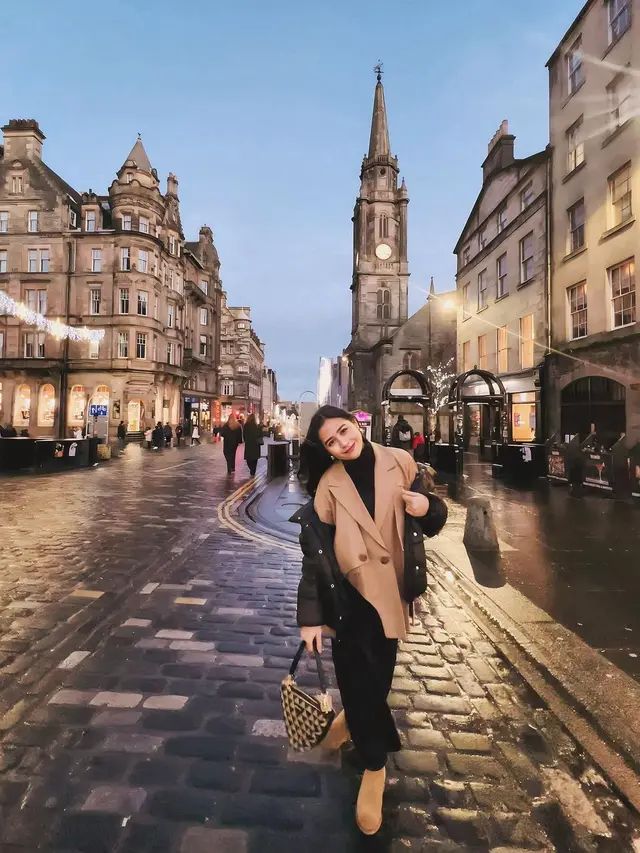 Prilly Latuconsina