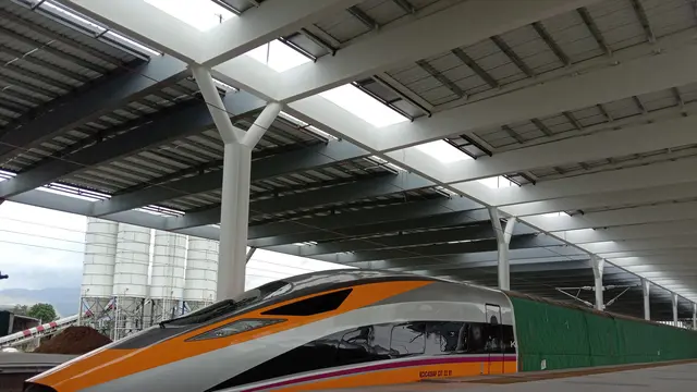 KCIC belum bisa mempertontonkan rangkaian Kereta Cepat Jakarta Bandung.