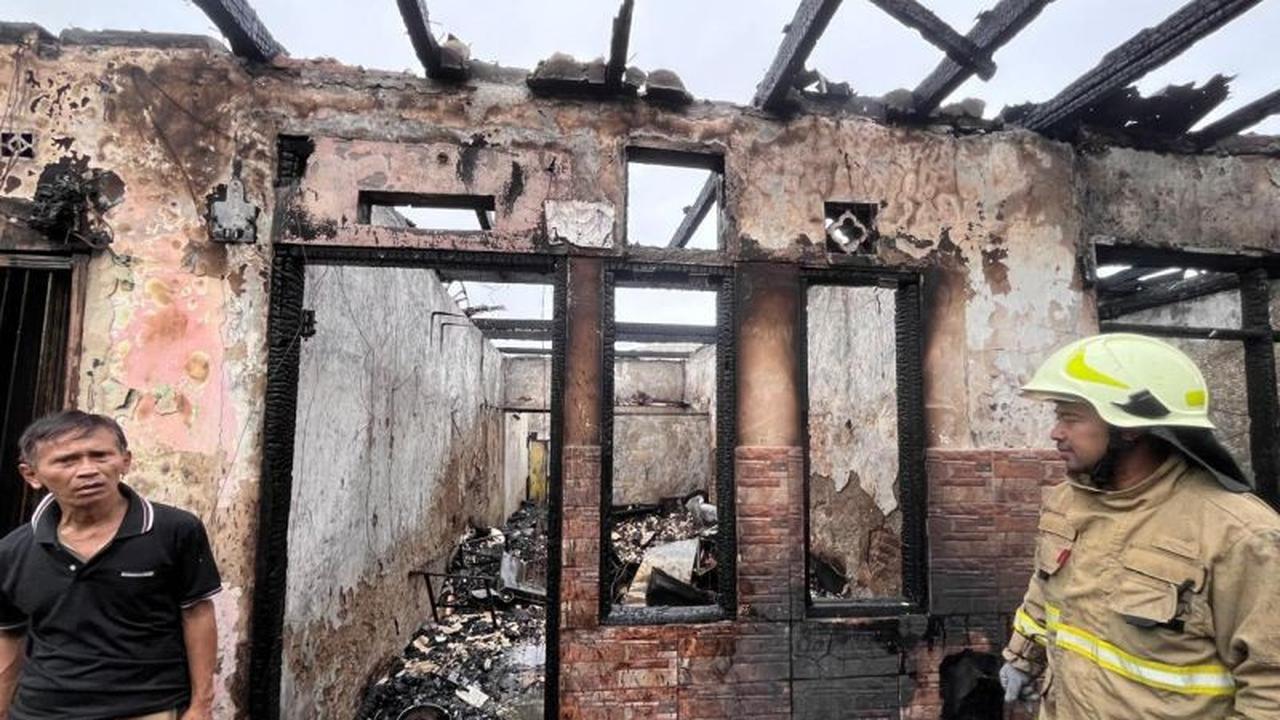 Kebakaran Hebat di Tambora Jakbar, Puluhan Rumah Hangus Diduga Akibat Korsleting Listrik