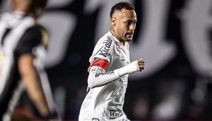 Neymar, dalam pertandingan Santos melawan&nbsp;Atletico-MG di Brasil Serie A Championship, Rabu (16-4-2025). (X @SantosFC)